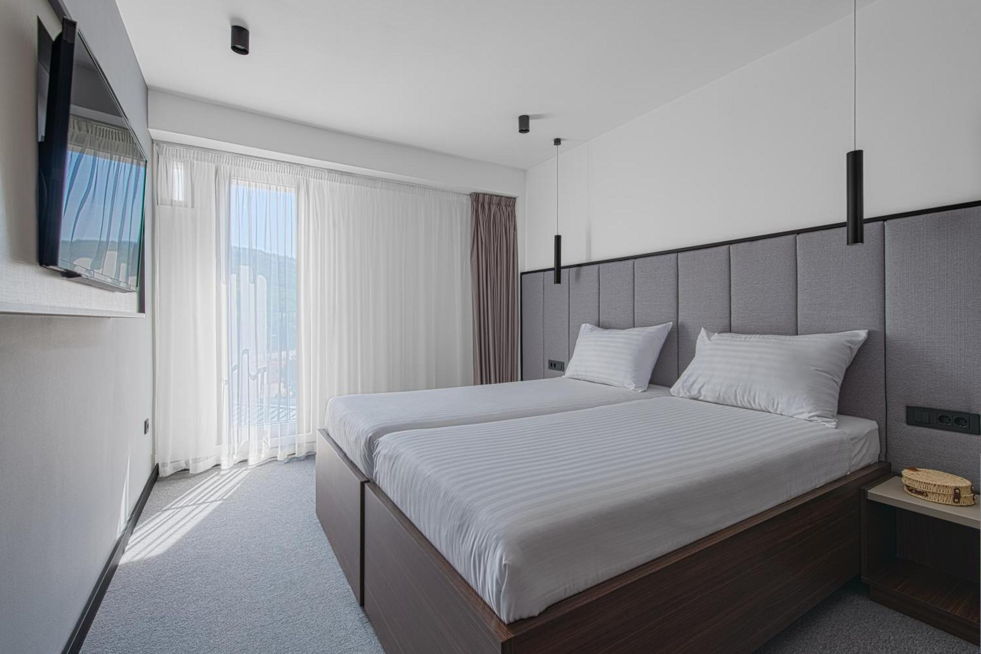 Hotel Ad Turres 茨里克韦尼察 外观 照片